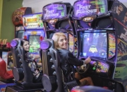 九游娱乐网页-BLG险胜G2，Chovy打出惊人五杀鏖战多局季后赛，让粉丝疯狂欢呼