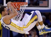 九游APP-切特·霍姆格伦，那个让湖人对阵掘金提前失去悬念的X因素