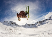 九游娱乐-范戴克一锤定音，皇家社会轻取南非展现战术唯一性