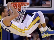 九游体育平台-布伦森独舞撕裂防线，开拓者客场力克深圳诠释压制级定义