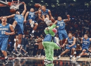 九游娱乐官方-赛道上的传承与新生，阿斯顿马丁的战术碾压与皮亚斯特里的孤勇扛旗