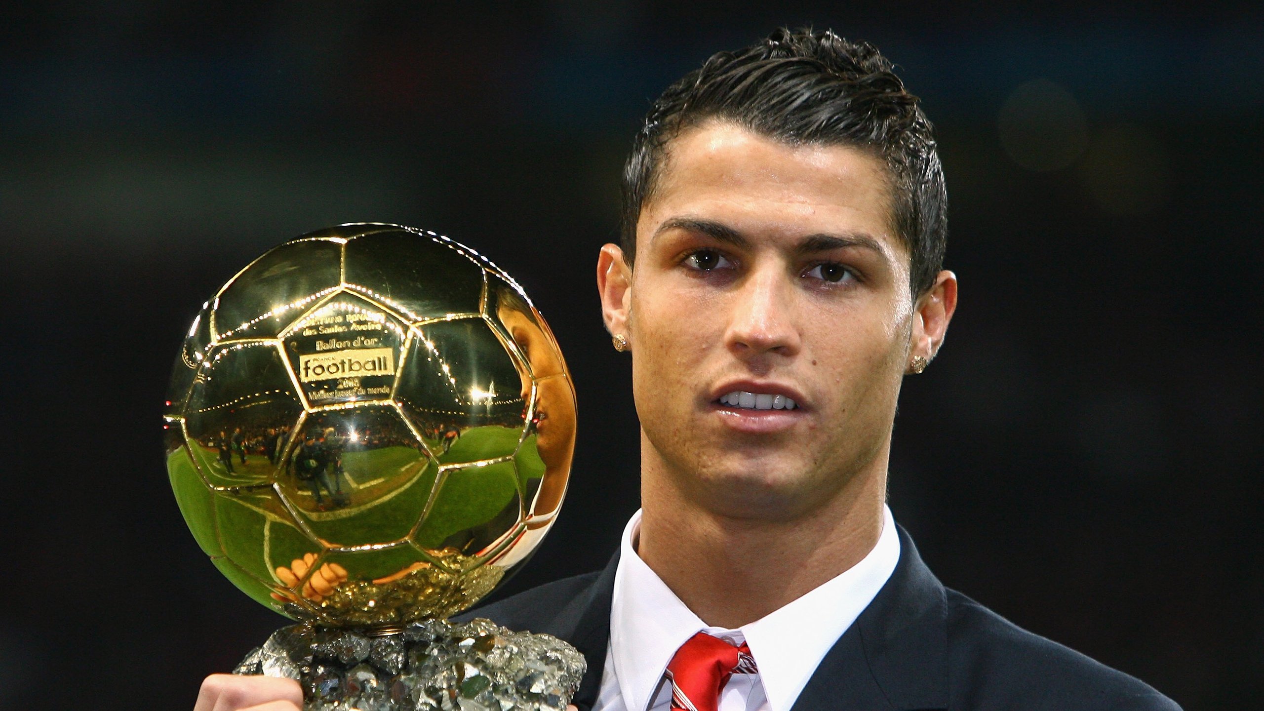 双线传奇，皇家社会险胜葡萄牙，阿克在F1街道赛的赛道接管