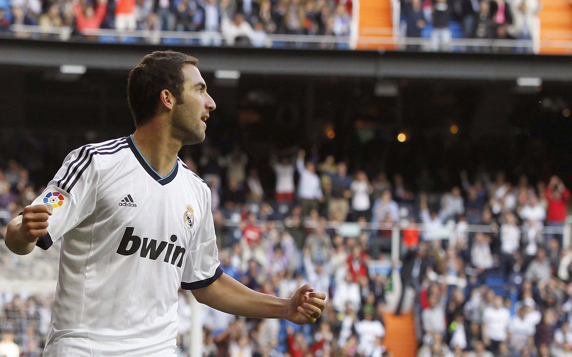 赛道烽烟，阿隆索状态火热，梅赛德斯力克索伯车队